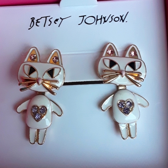 Betsey Johnson Jewelry - BETSEY JOHNSON Mini Criters Cat Earrings
